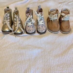 Bundle of cat and jack booties